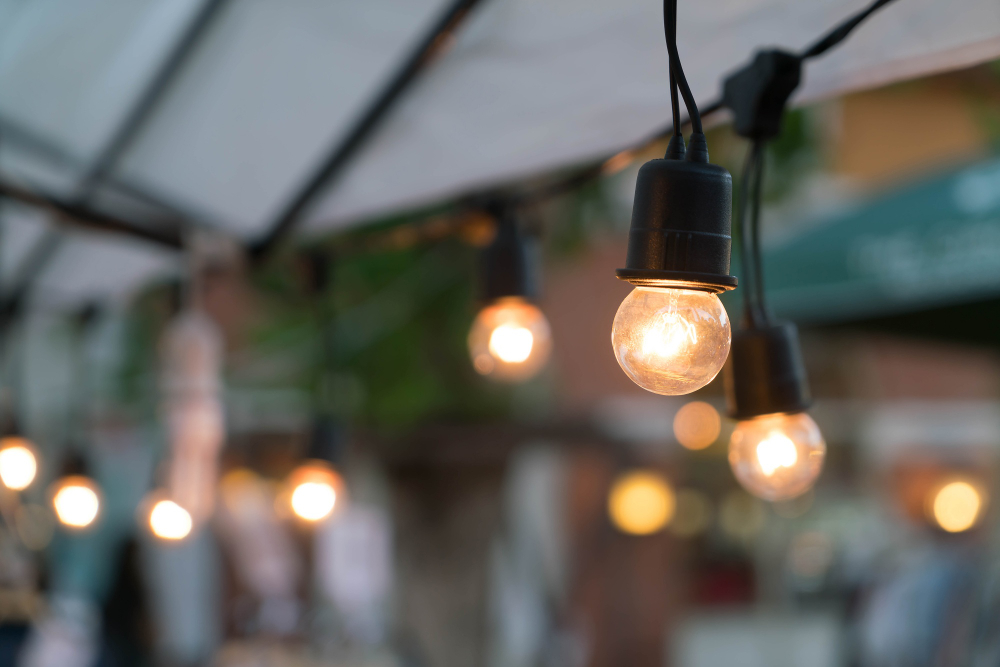 lampu cafe outdoor